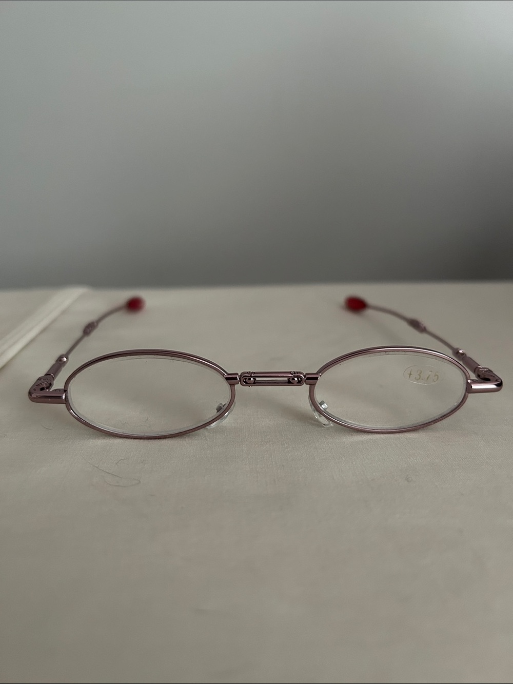 Pink Oval Metal Foldable Reading Glasses